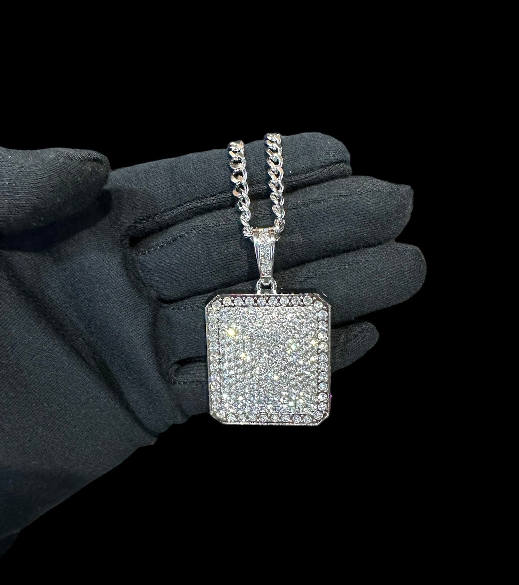 Cadena Cuadro Zirconias