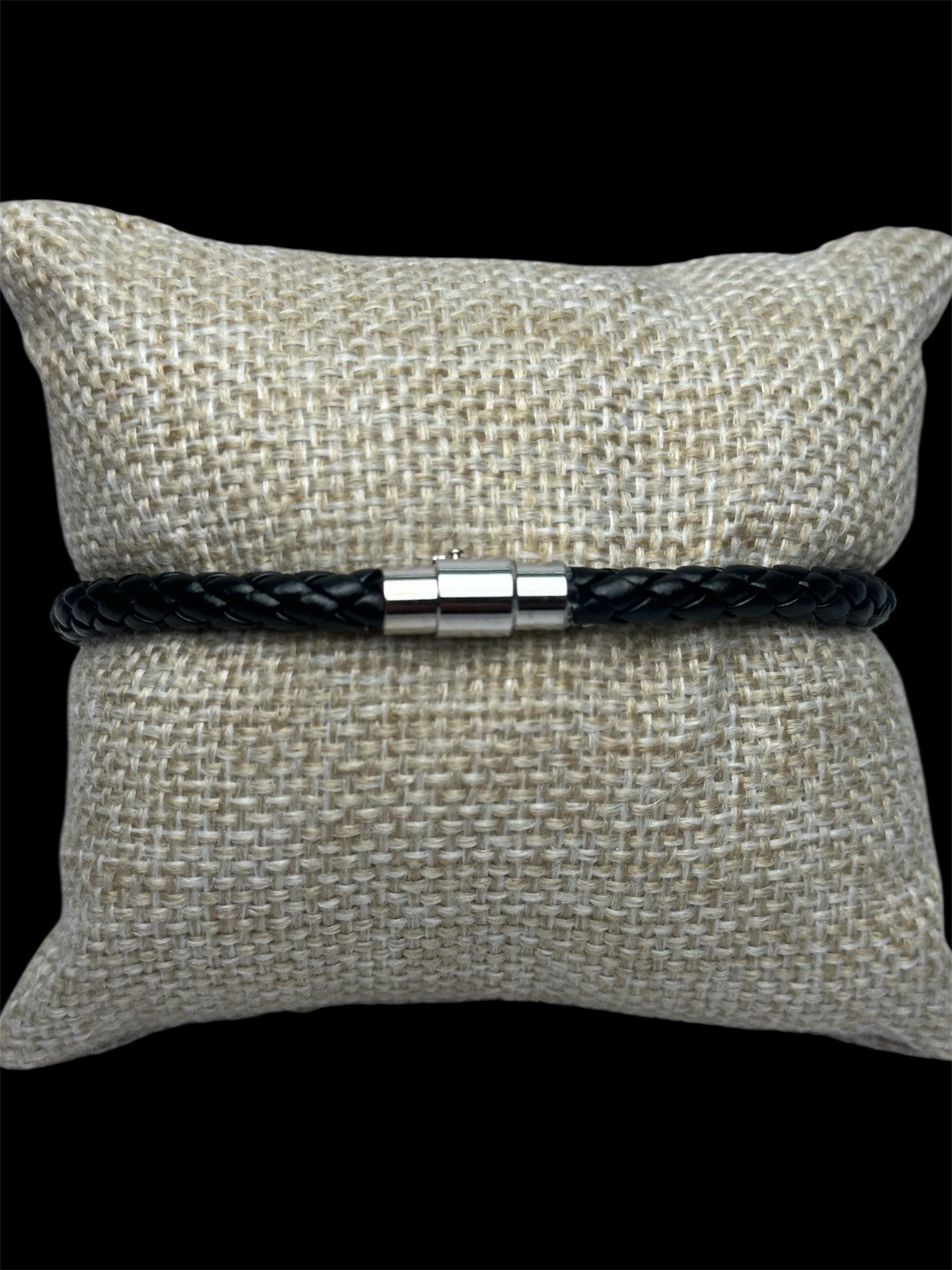 Pulsera Negra Cuero