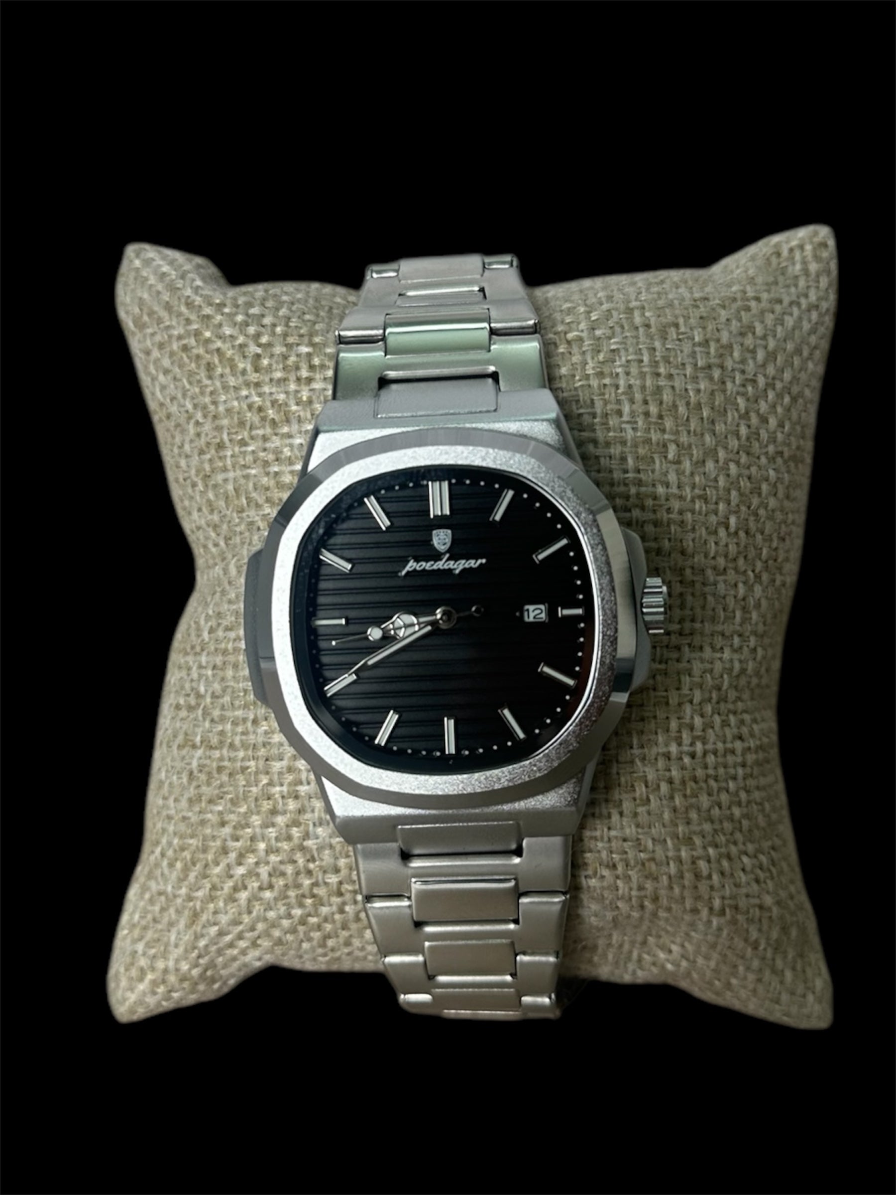 Reloj Plata Fondo Negro