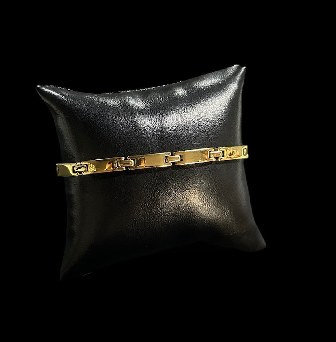 Pulsera Dorada Barra Delgada