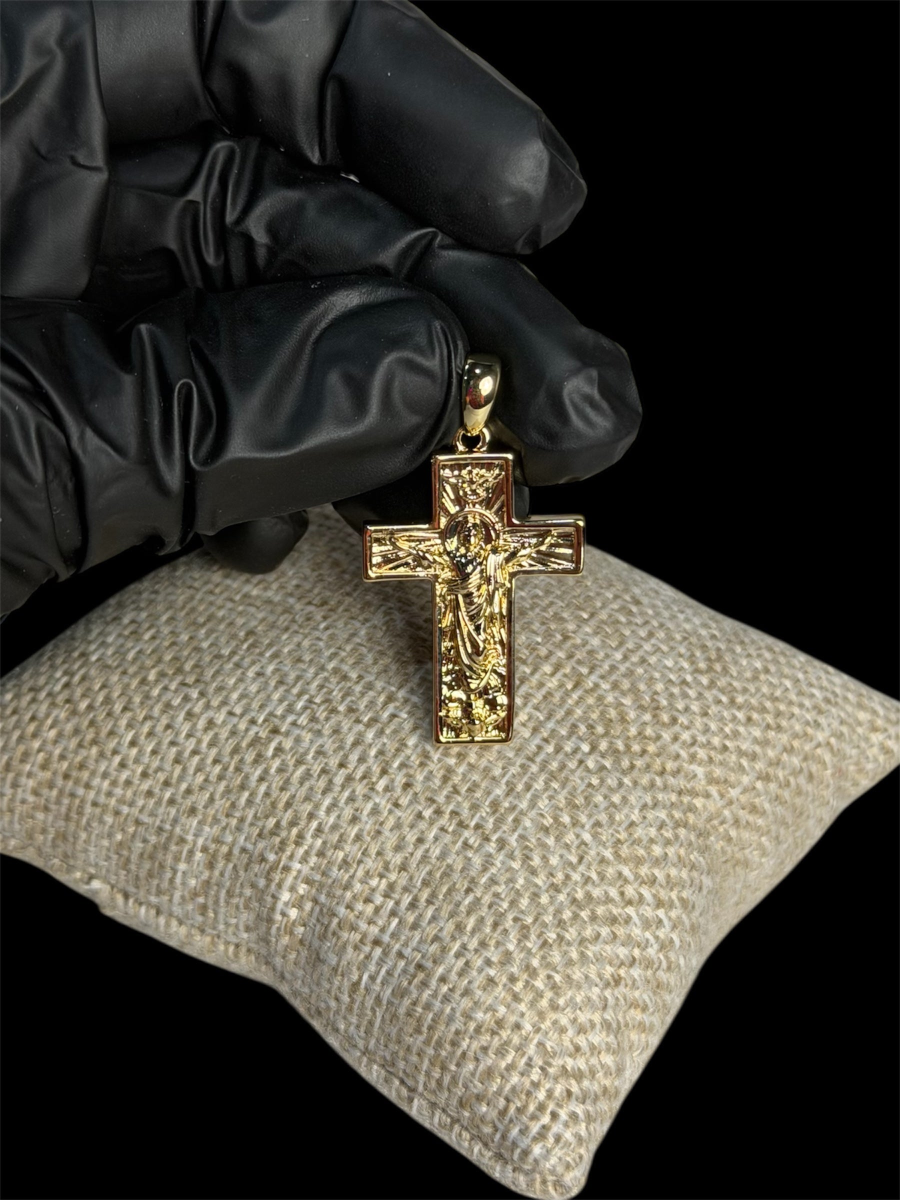 Dije Cruz Jesus 3 cm Oro Laminado 18 K