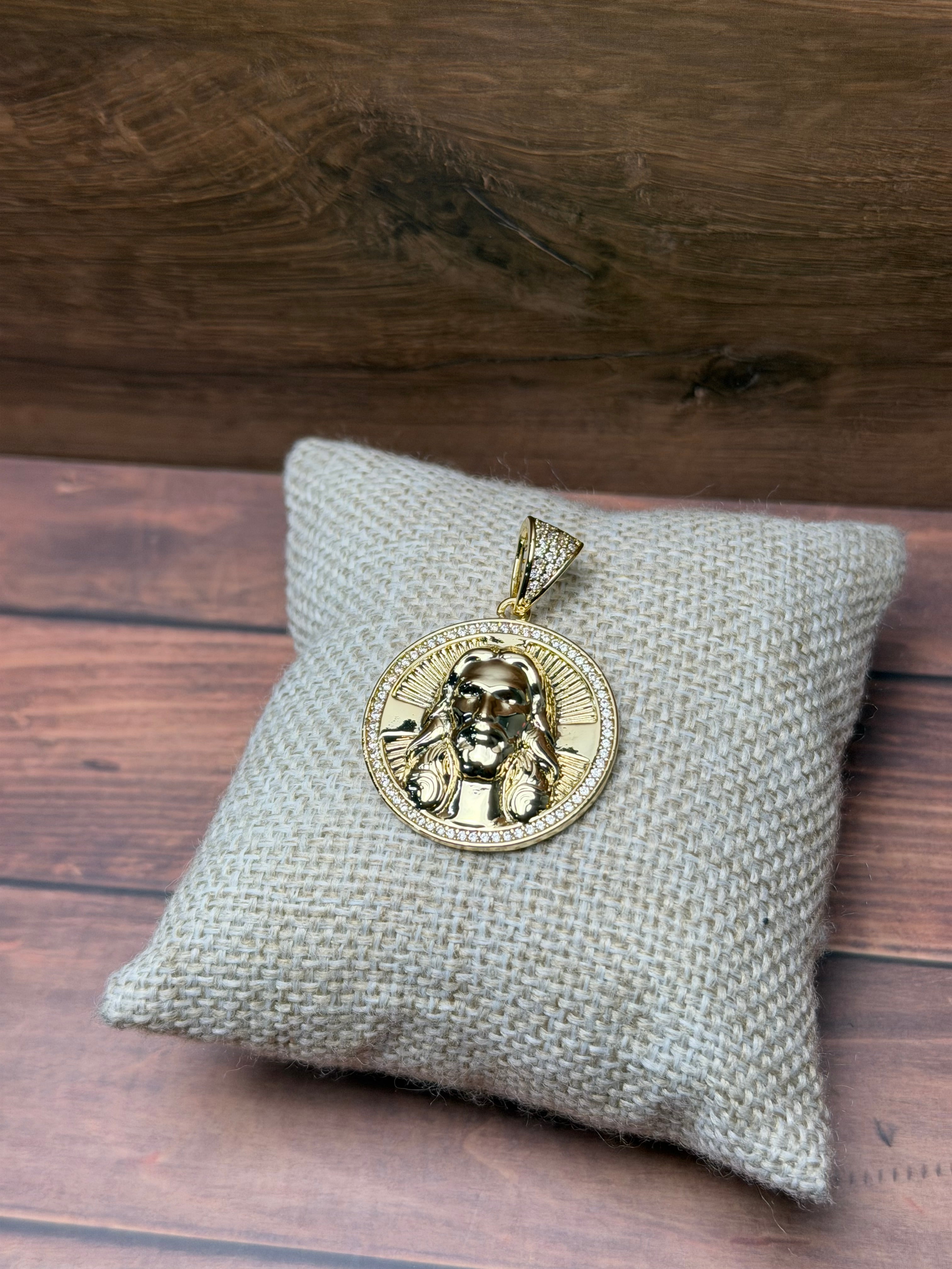 Dije Jesus Redondo Oro Laminado 18 K