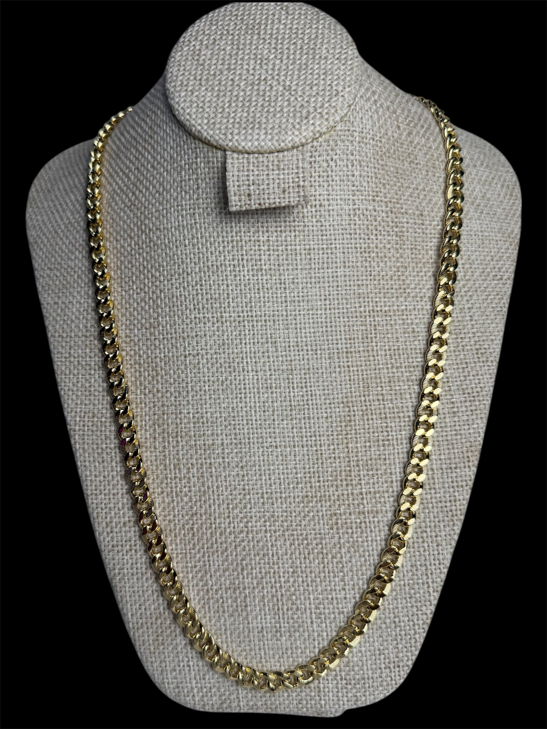 Cadena Cubana Grabada 7 mm Oro Laminado 18 K