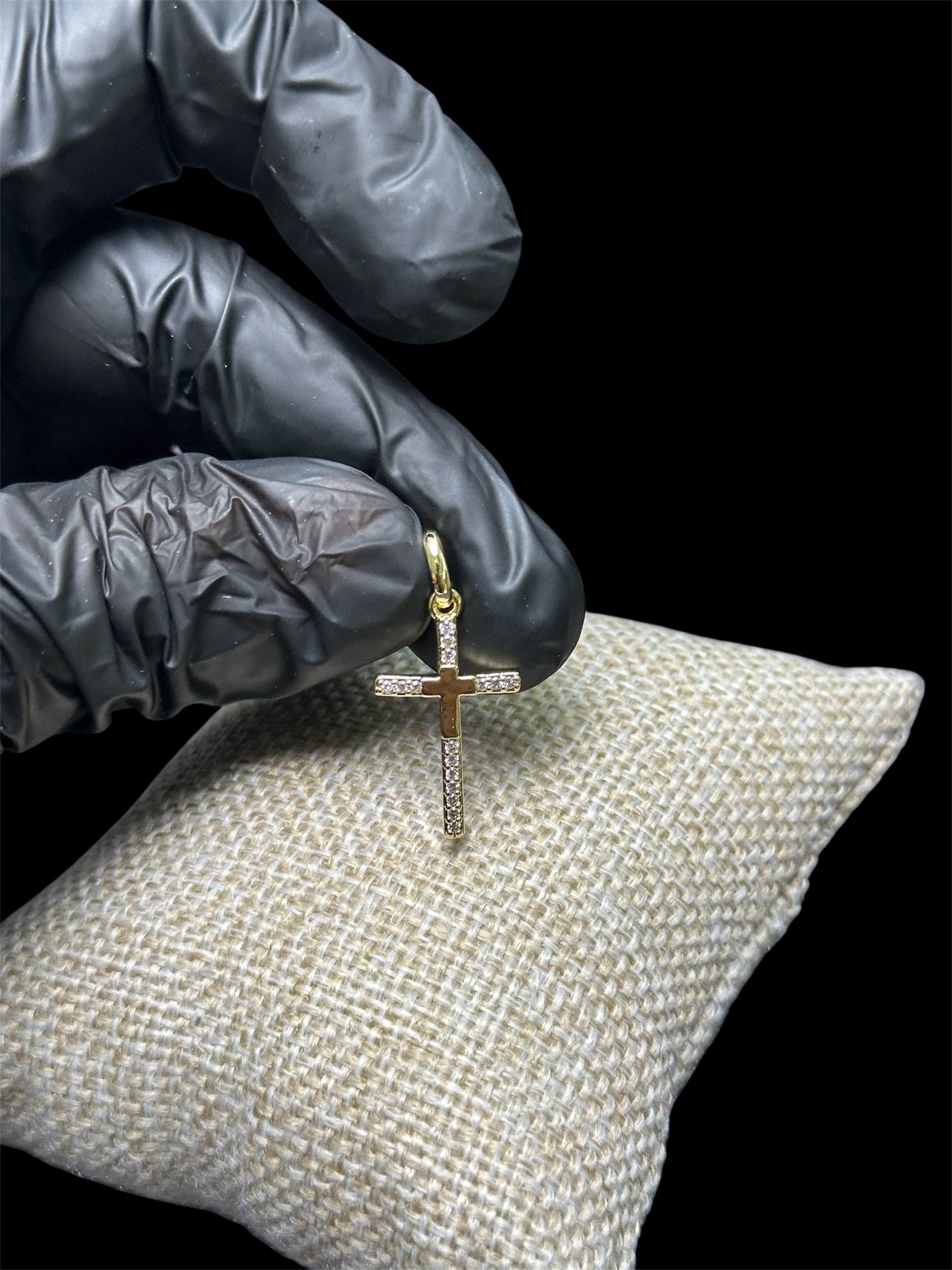 Dije Cruz 2.5 cm Oro Laminado 18 K