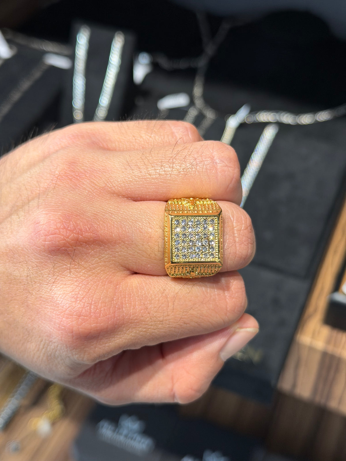 Anillo Rectangular Zirconias Dorado