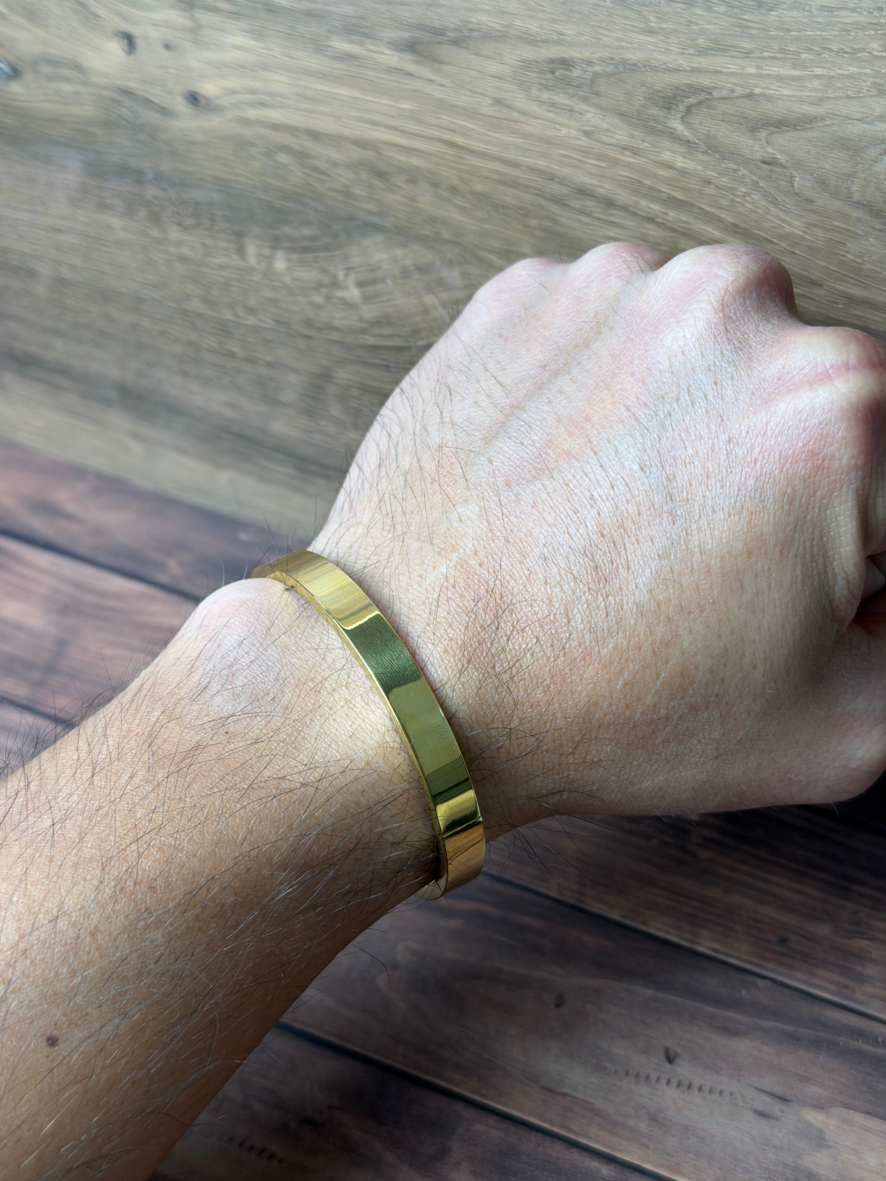 Pulsera Redonda Dorada