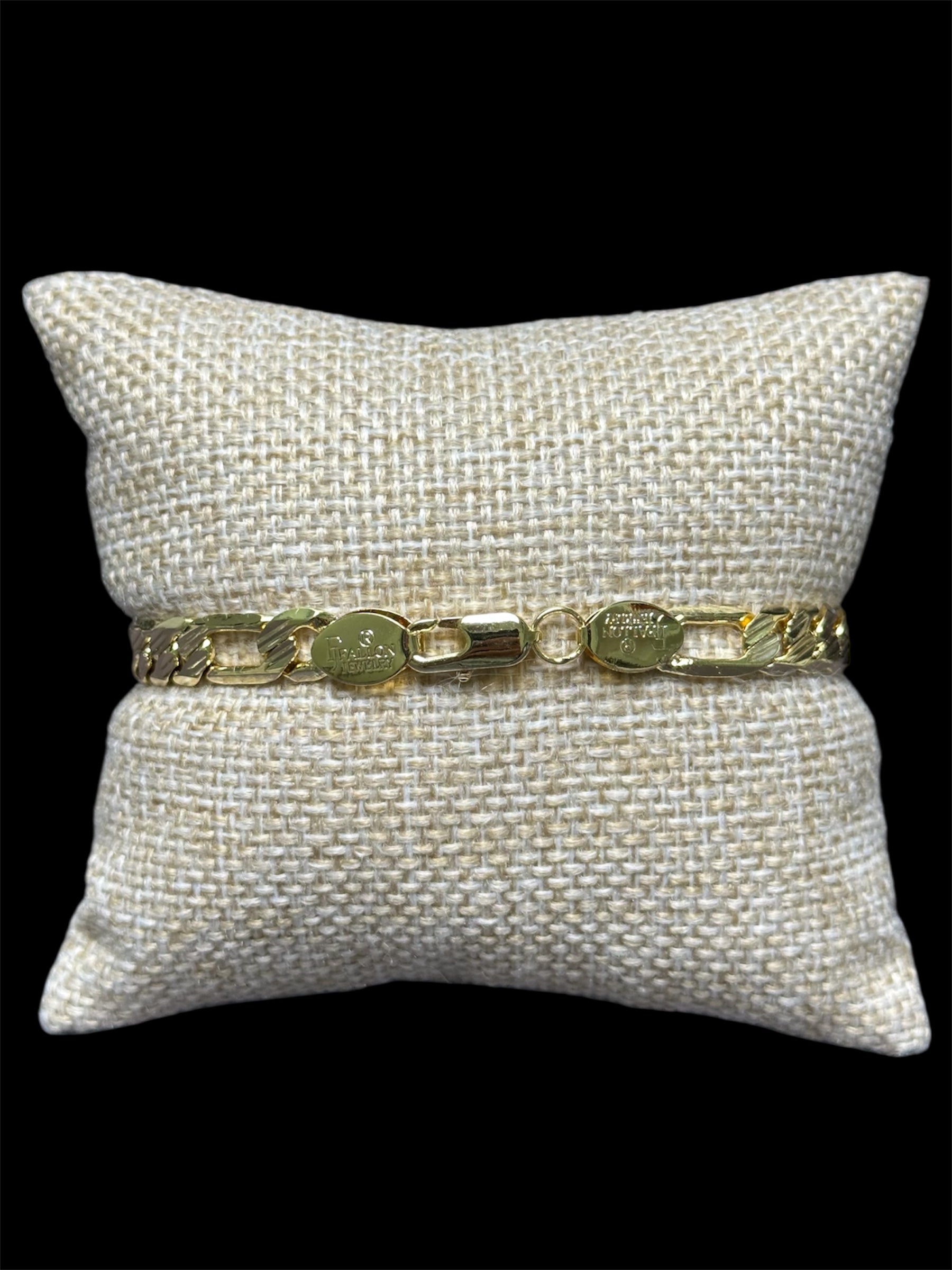 Pulsera Figaro 6 mm Oro Laminado 18 K