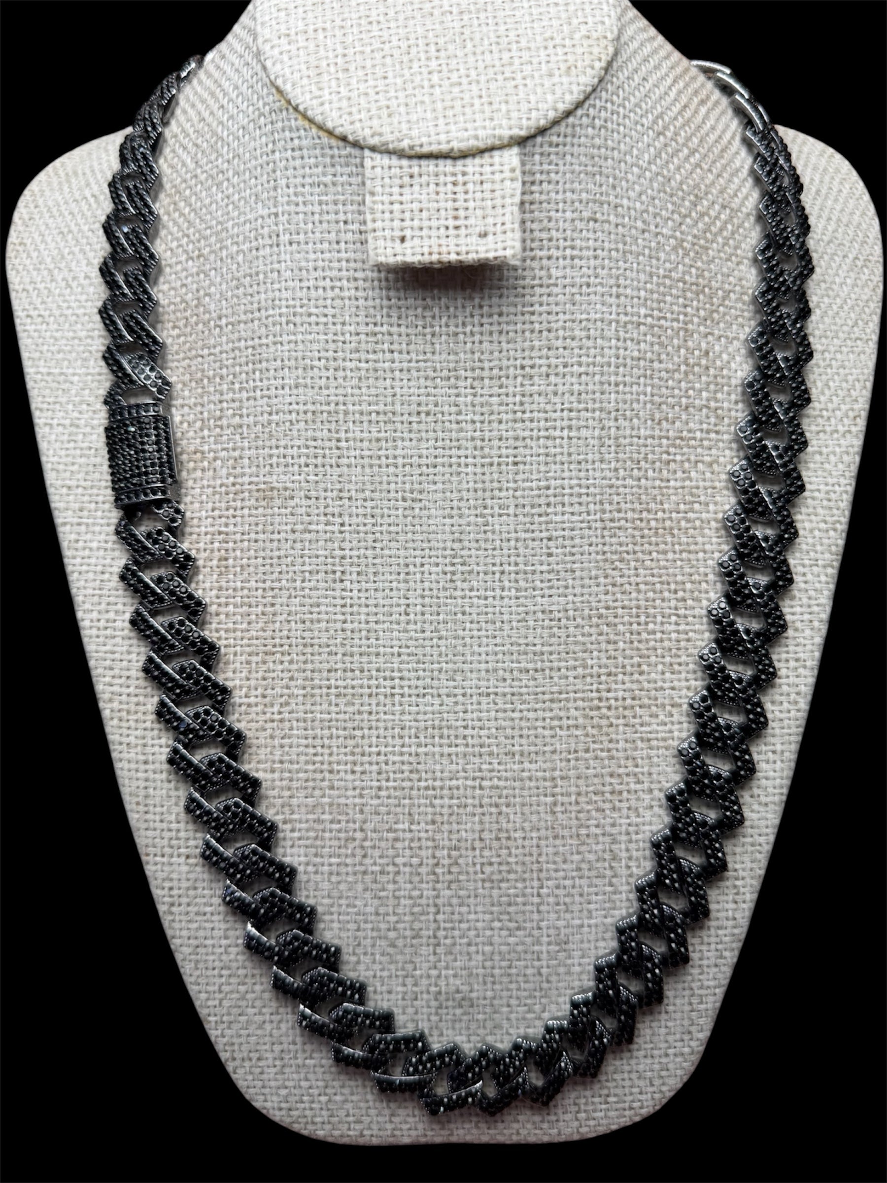 Cadena Cubana 12 mm Negra Zirconias